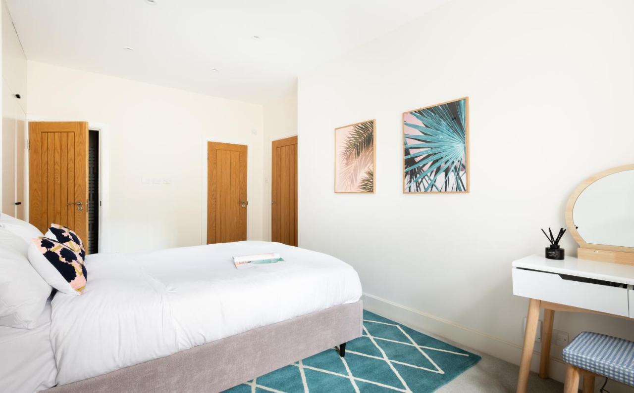 The Chelsea Arms - Bright 3Bdr With Garden & Private Parking Apartment London Exterior photo